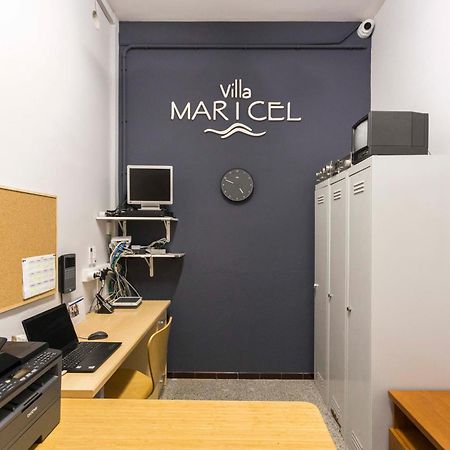 Villa Maricel 산펠리우데기솔스 외부 사진