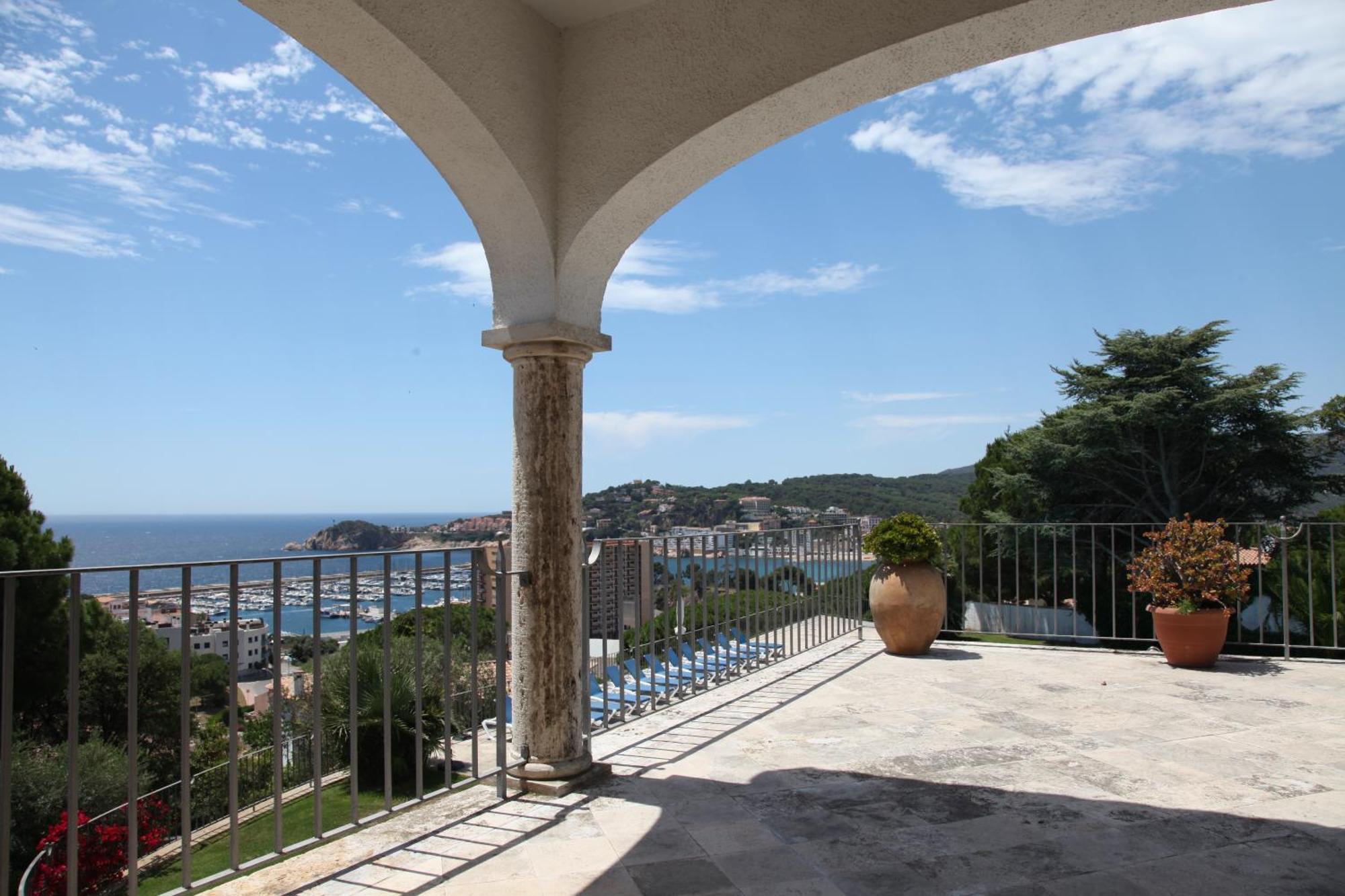 Villa Maricel 산펠리우데기솔스 외부 사진