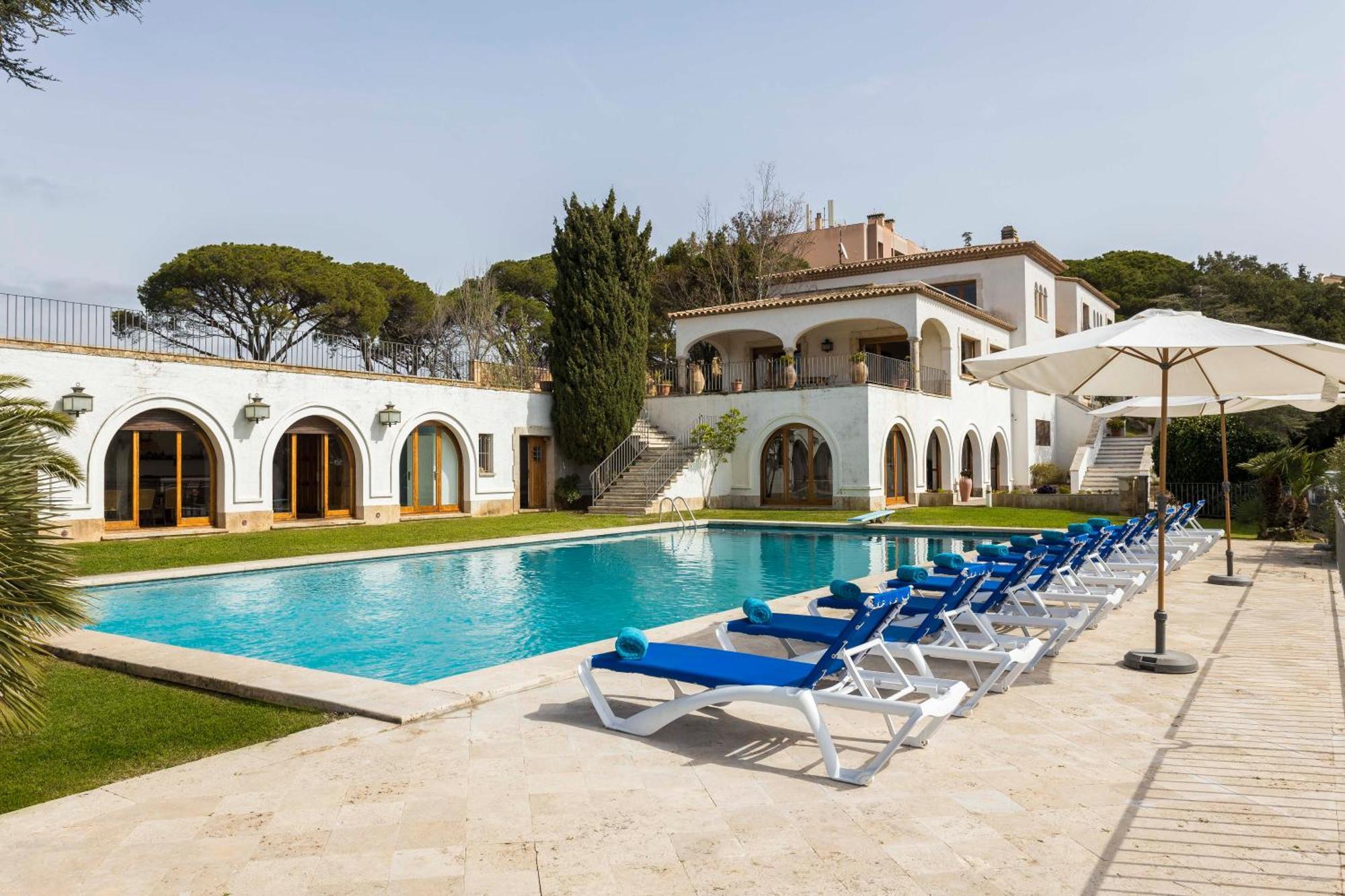 Villa Maricel 산펠리우데기솔스 외부 사진