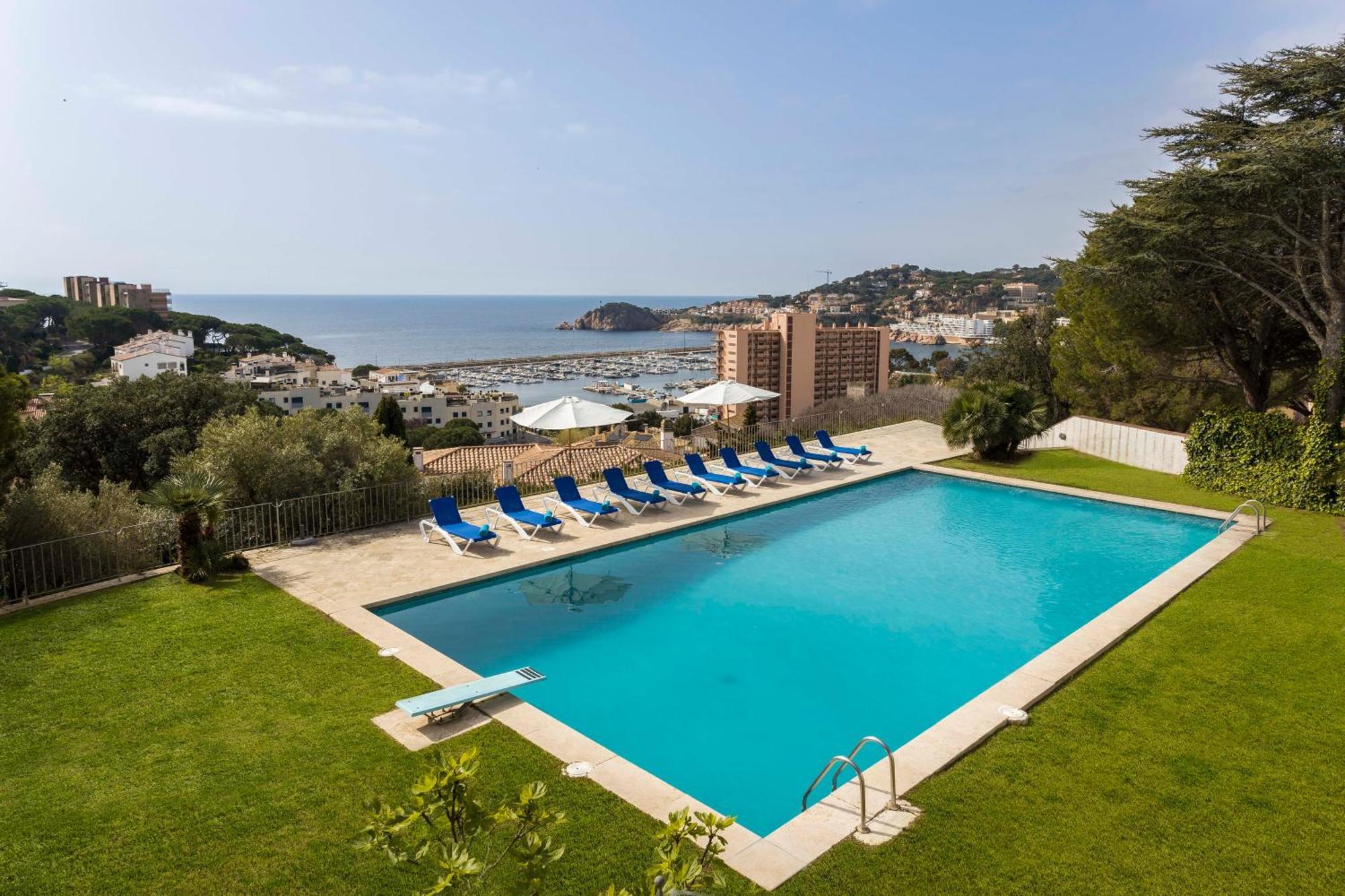 Villa Maricel 산펠리우데기솔스 외부 사진